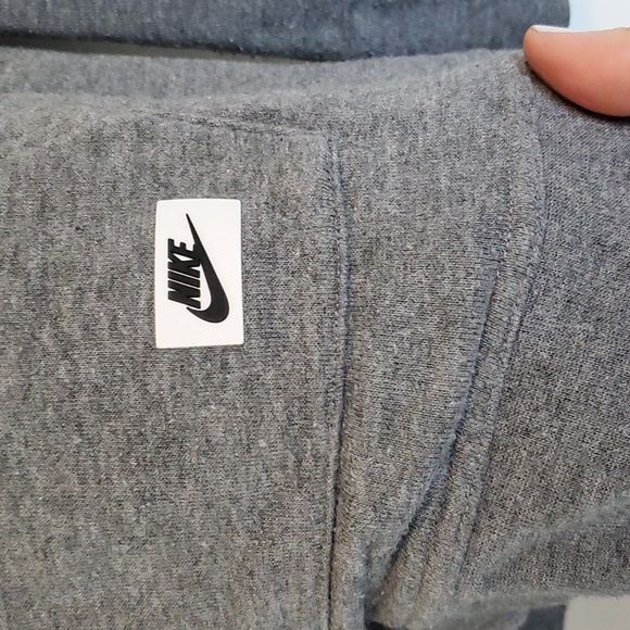 Nike gray sweatshirt with kangaroo pocket and extra zipper pocket XS - Picture 6 of 13